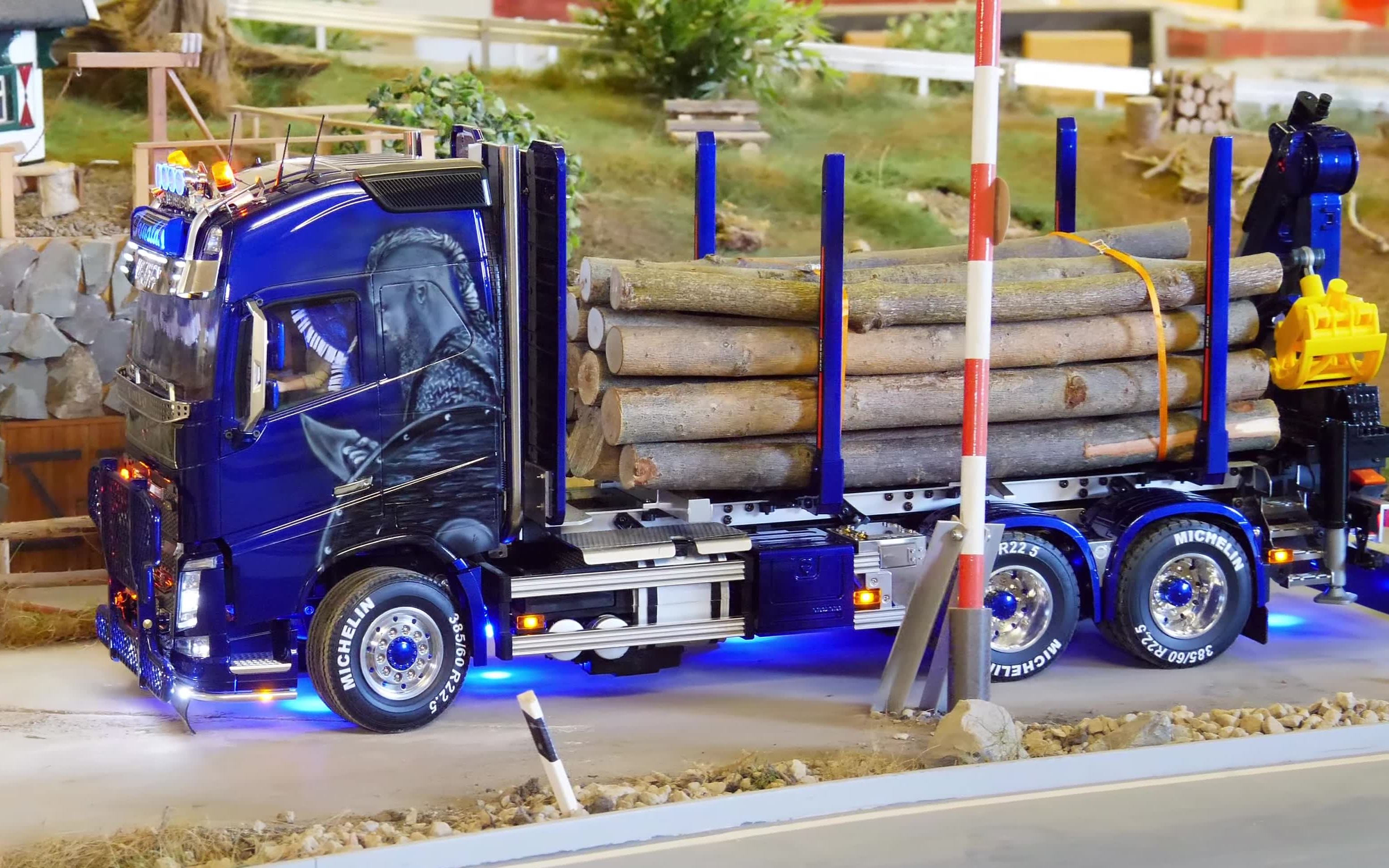 rc遥控田宫沃尔沃fh16卡车运输木材4k