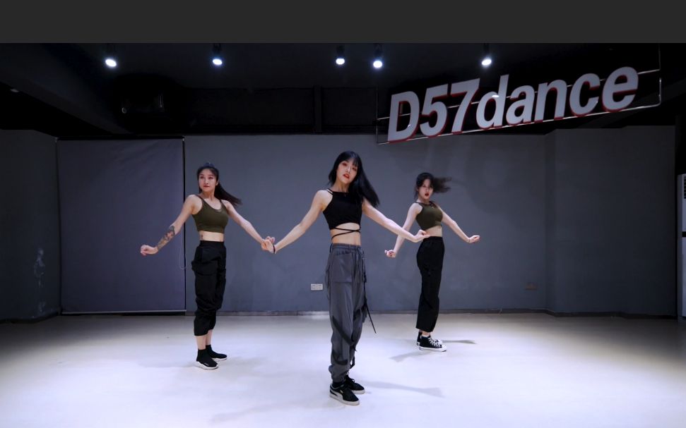 [图]【D57 Dance】金请夏《CHICA》—— KIKI 舞蹈视频