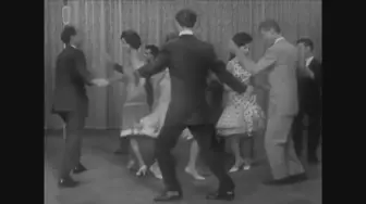 Download Video: 有很多人一开始看了《低俗小说》后，想来学lindyhop，今天来看下Dance Demonstration of The Twist (1961)