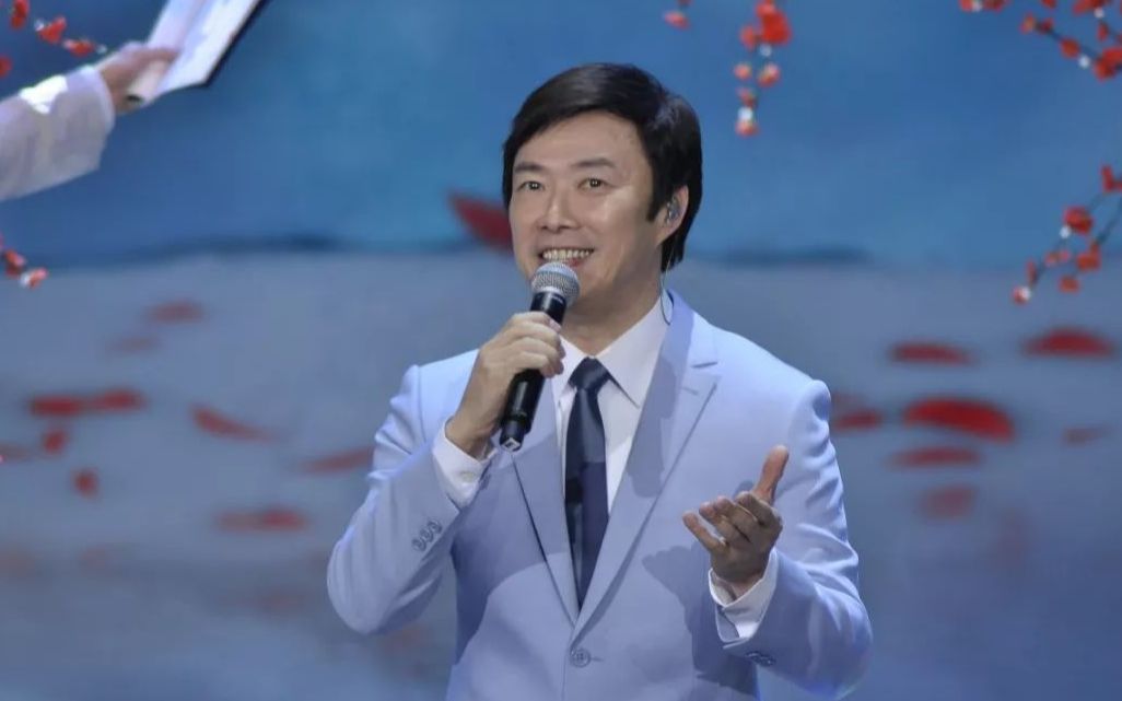 费玉清闽南语唱《爱情骗子我问你》,简直太洗脑了,开口惊艳观众