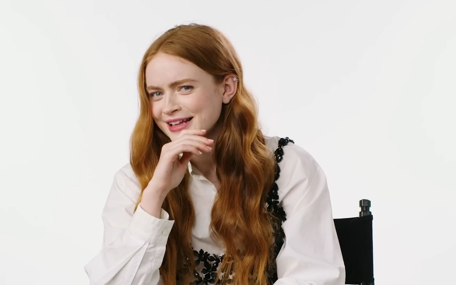 [图]怪奇物语Stranger Things' Sadie Sink Reveals Her _First_ Everything! 细数所有的“第一次”