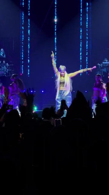 nicki minaj声称至少还会在原有基础上增加15场演出!
