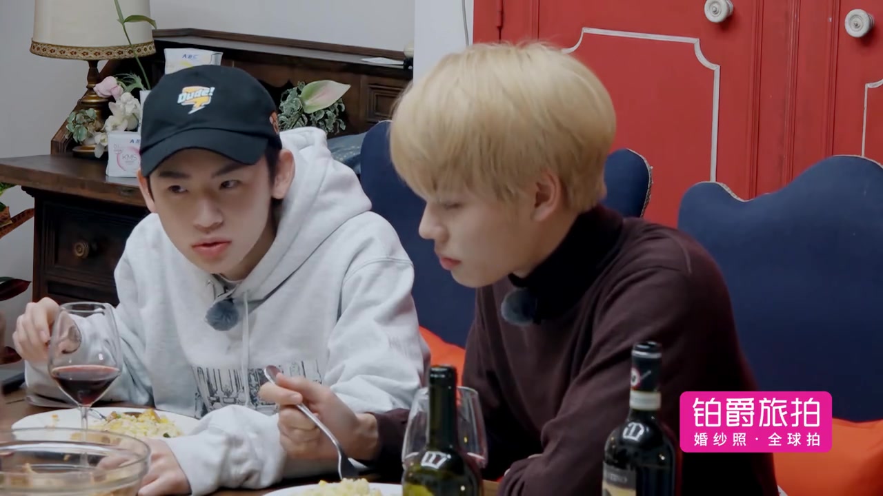 林彦俊小鬼被"忘恩负义"超无辜 姐姐们的脑洞是堵不住的!