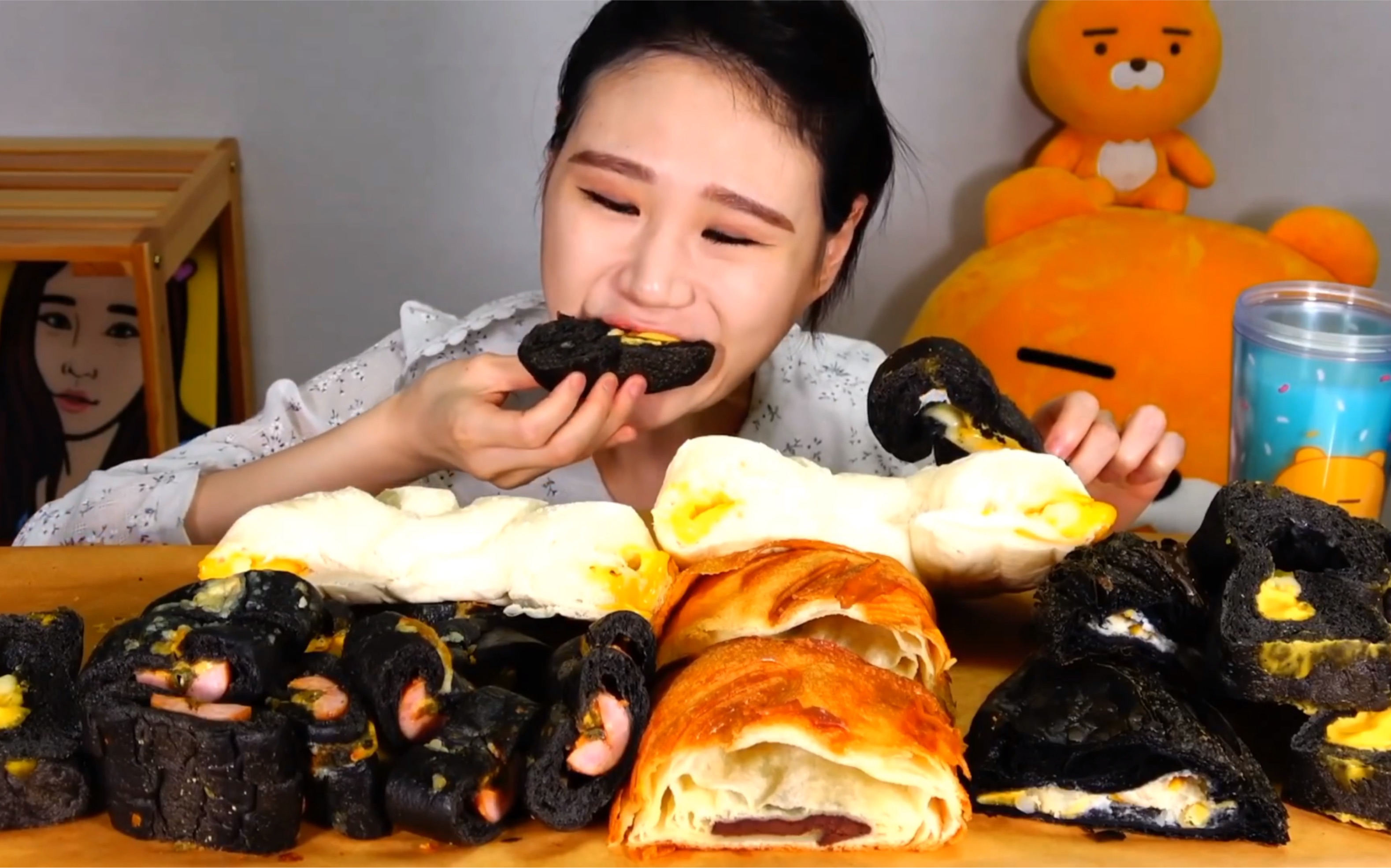 【fran 卡妹】剪说话 | 这黑黑的白白的面包～我也想尝尝!