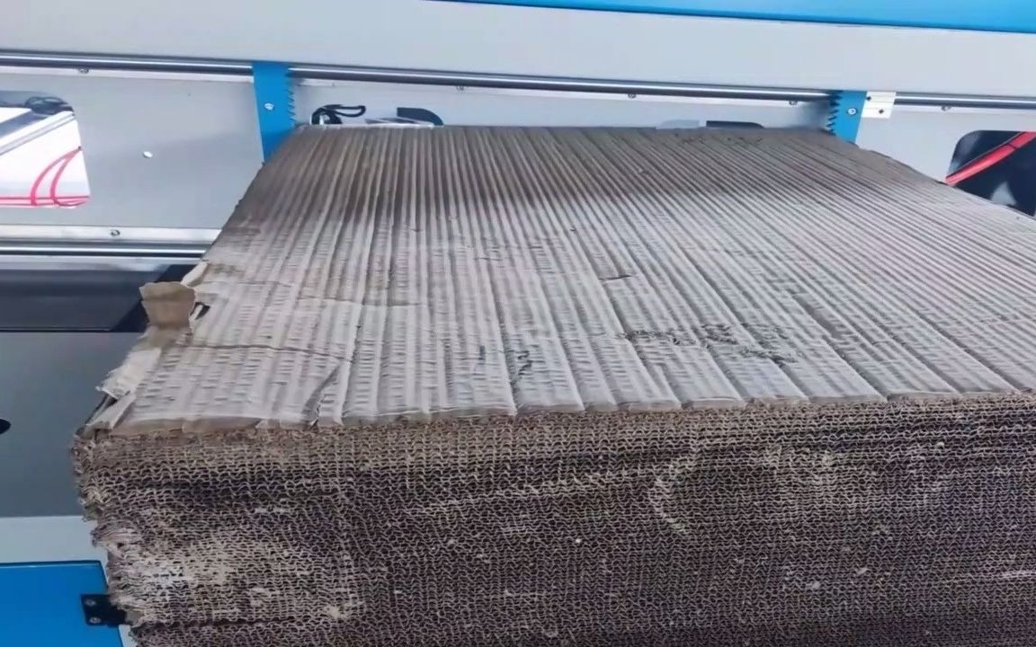 瓦楞纸生产线 瓦楞纸板切割生产很快