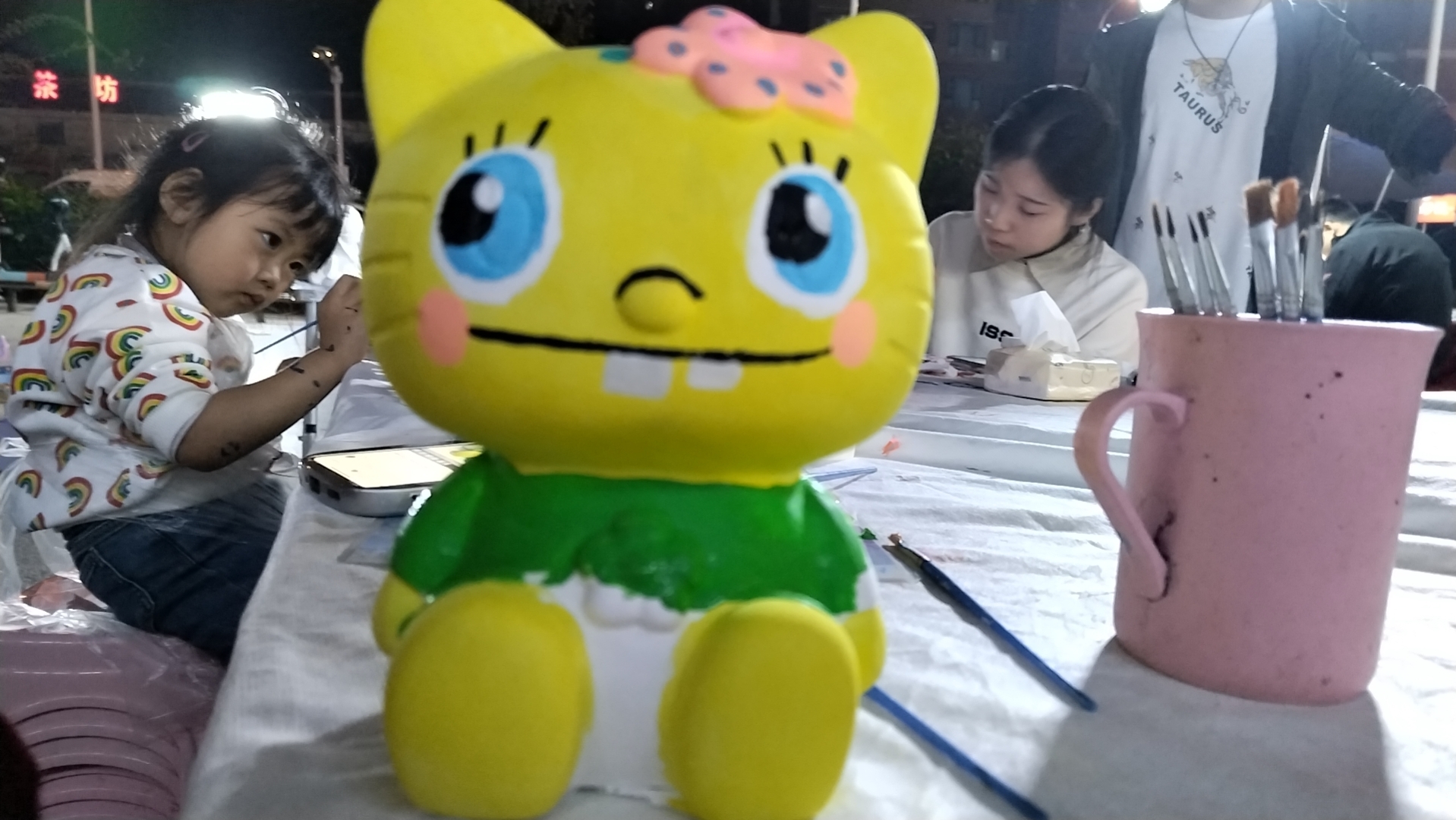 今天去涂娃娃啦!