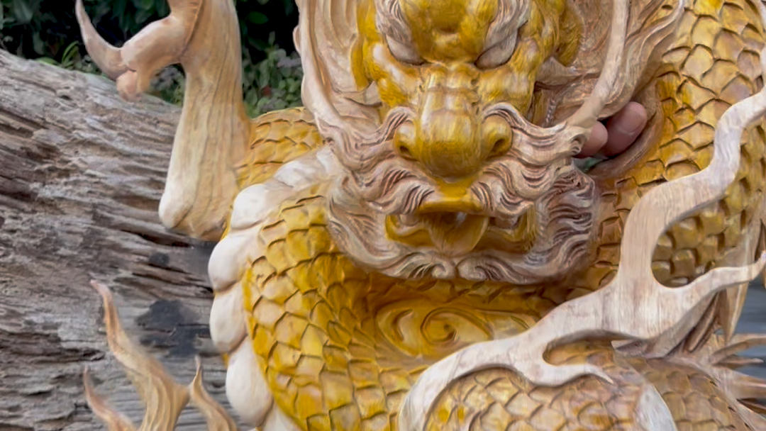 花了8年时间雕刻的中国龙,你们觉得z吗