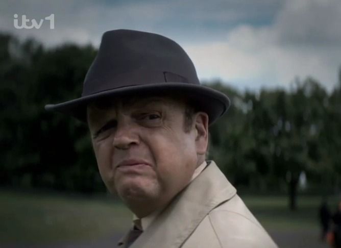 改编7集罪案剧《漫长的阴影》 导演: 保罗·惠廷顿 主演: 托比·琼斯