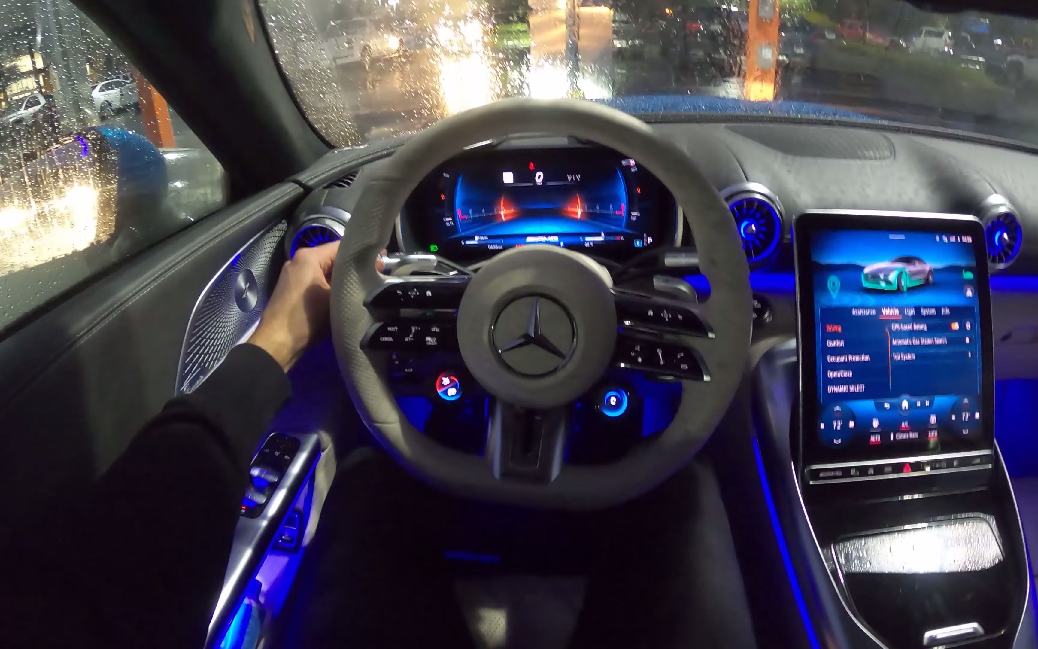 【第一视角】2022梅赛德斯amg sl55 v8雨天夜间试驾 声浪!