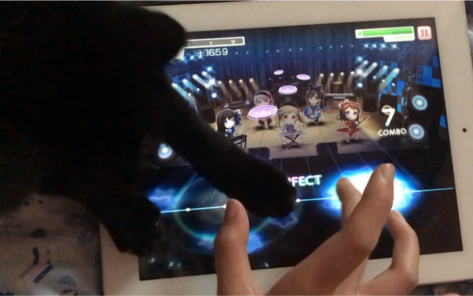 bangdream震惊14亿音游玩家练习单手打歌的时候居然发生了这样的事