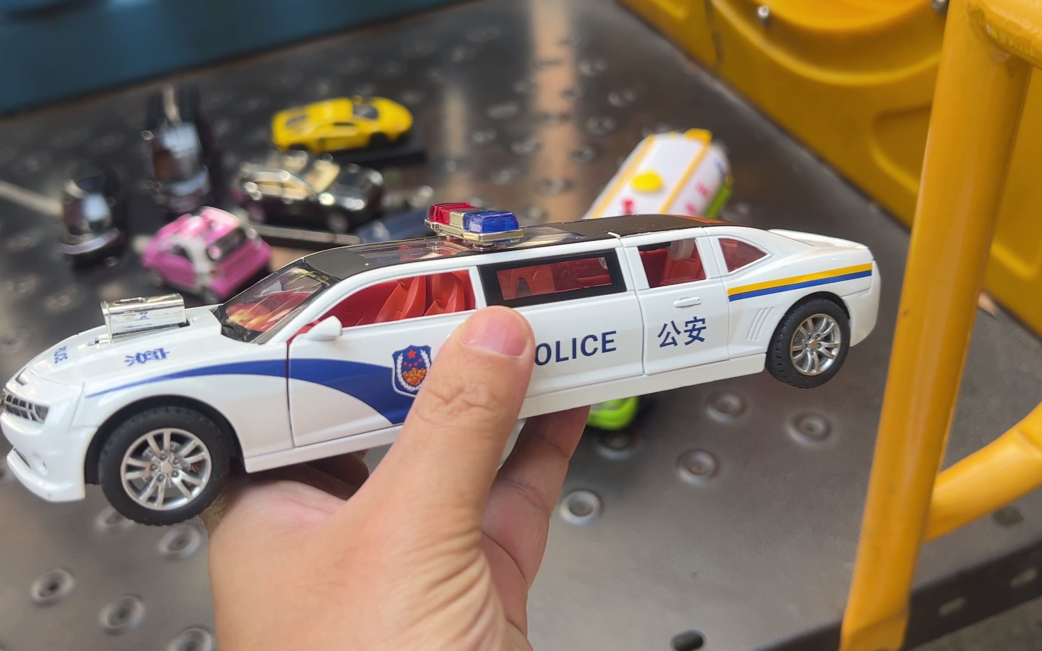 加长版的警车玩具,你也有吗