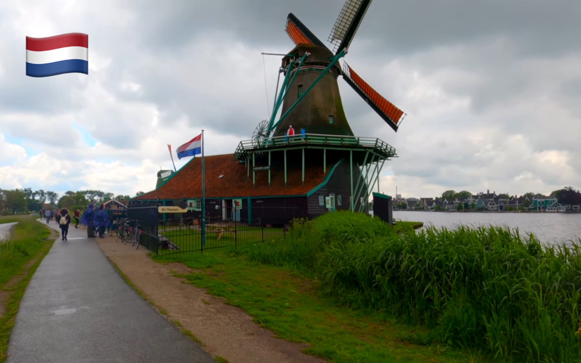 [图]【超清】雨天漫步游荷兰桑斯安斯(Zaanse Schans)｜风车村｜荷兰最美丽的村庄 2022.6