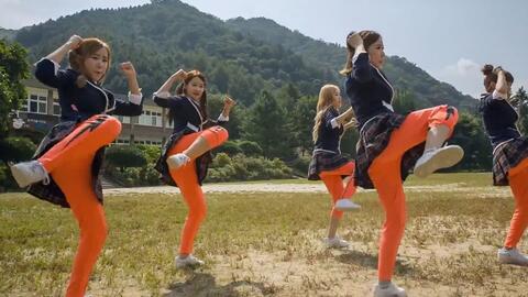 Dancing Queen 2.0 — Crayon Pop