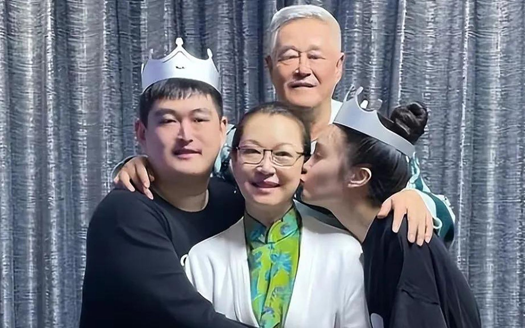 赵本山准儿媳罕见露面,女生歪嘴缺牙家境普通,赵一楠却非要娶她