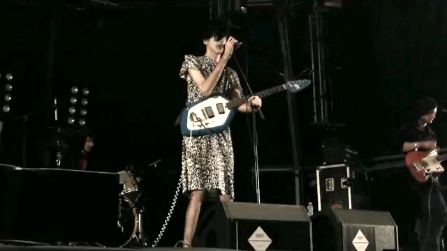 [图]Deerhunter Cover Me (Slowly) and Agoraphobia @ Primavera Sound 2013