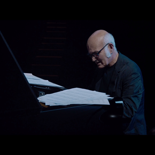 Ludovico Einaudi - Einaudi: Nuvole Bianche (Live From The Steve Jobs  Theatre / 2019) 