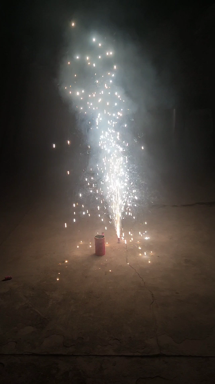 新年快乐!姐放烟花了,姐开心