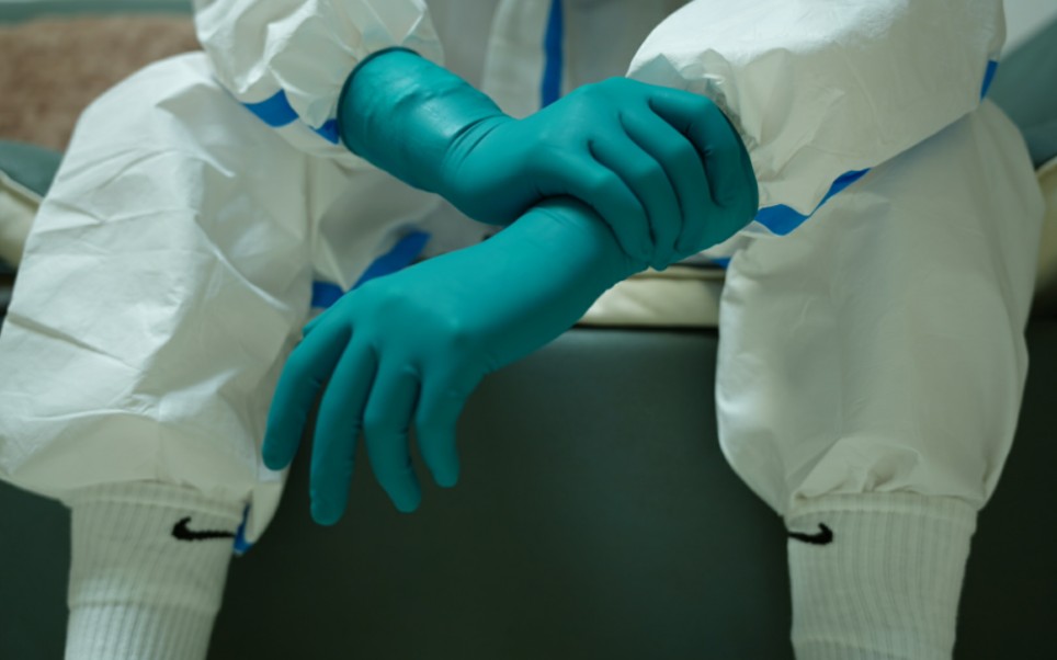 双层安思尔手套,白袜,防护服