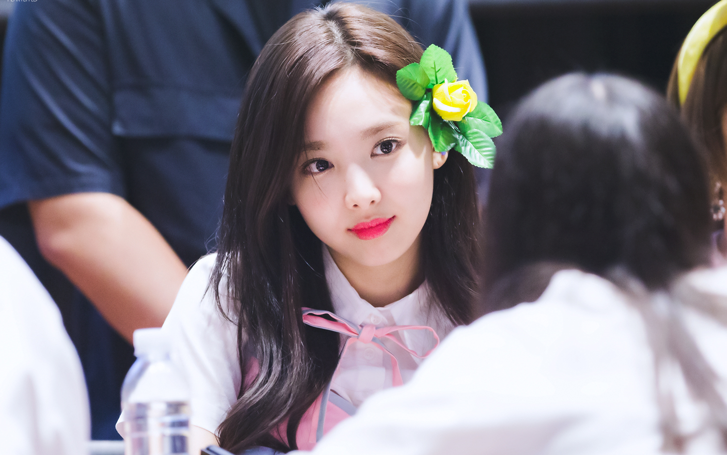 twice林娜琏兔牙20年好看的直拍