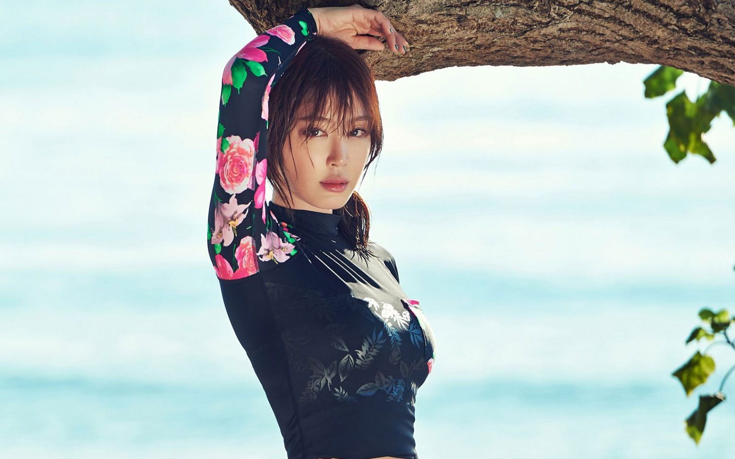 韩国女明星宅男女神 姜艺媛 泳装飙戏 有一点搞笑的电影片段