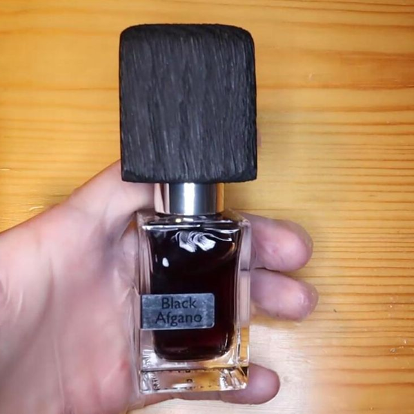 开箱】传说中含有不明草本的香水纳斯马图黑色烟草Nasomatto Black