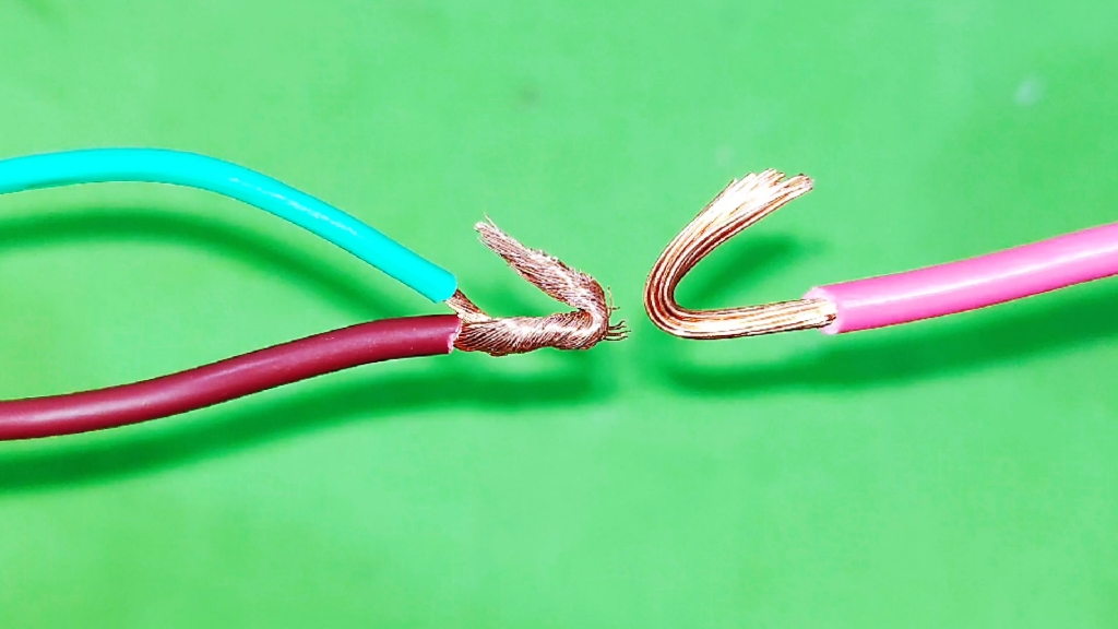 空调要用405铜线,拿1.505电线和2.505电线拧一起代替可以吗?