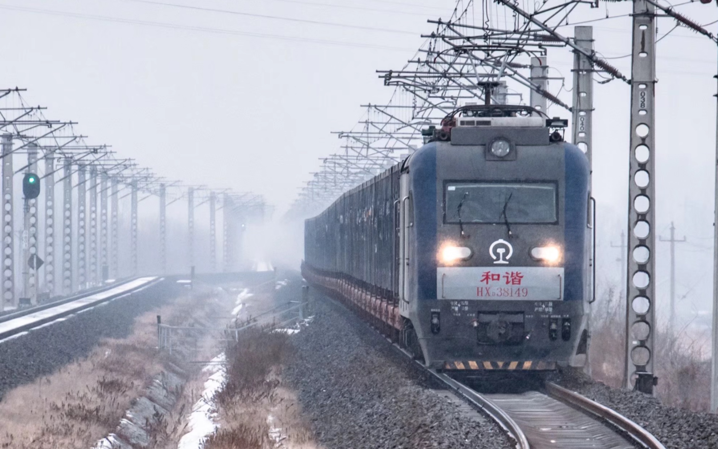 活动作品蓝烟铁路雪中货列