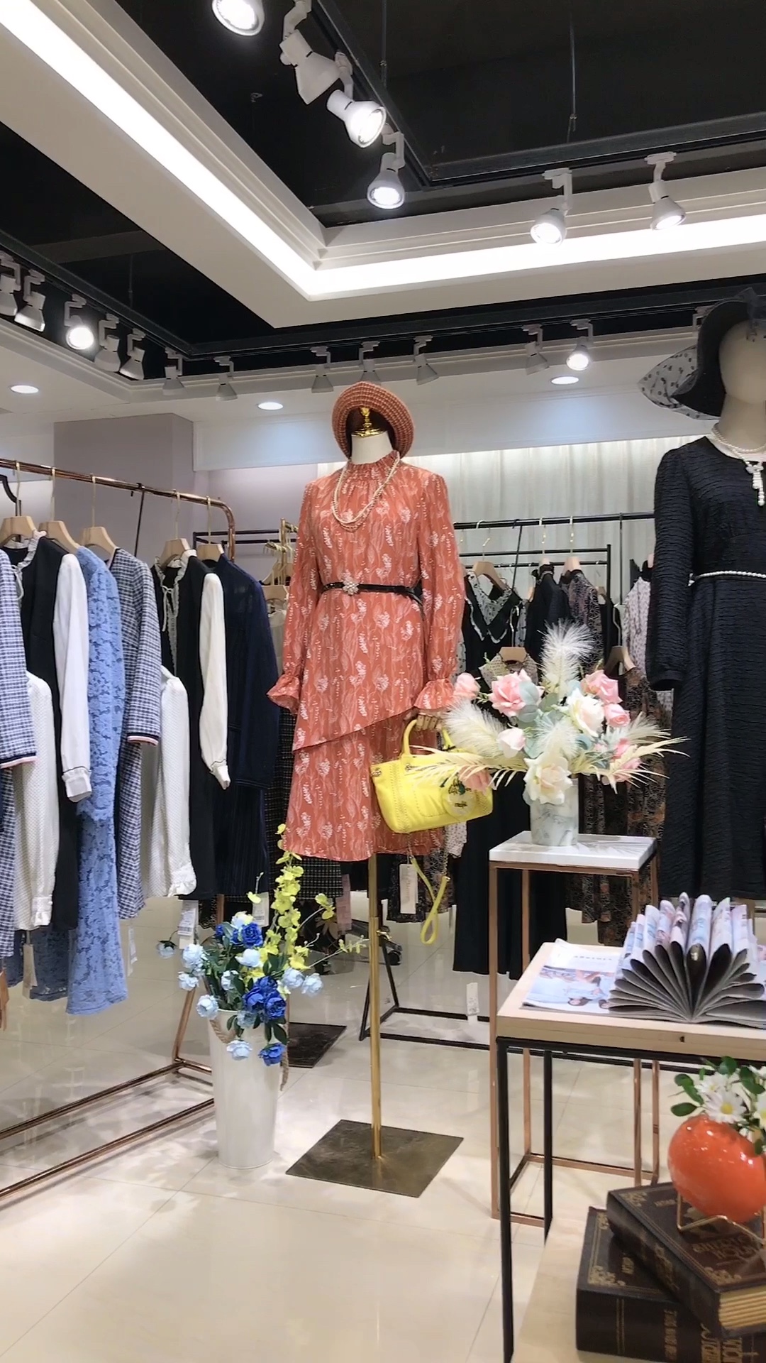 广州品牌女装尾货市场趋势展望