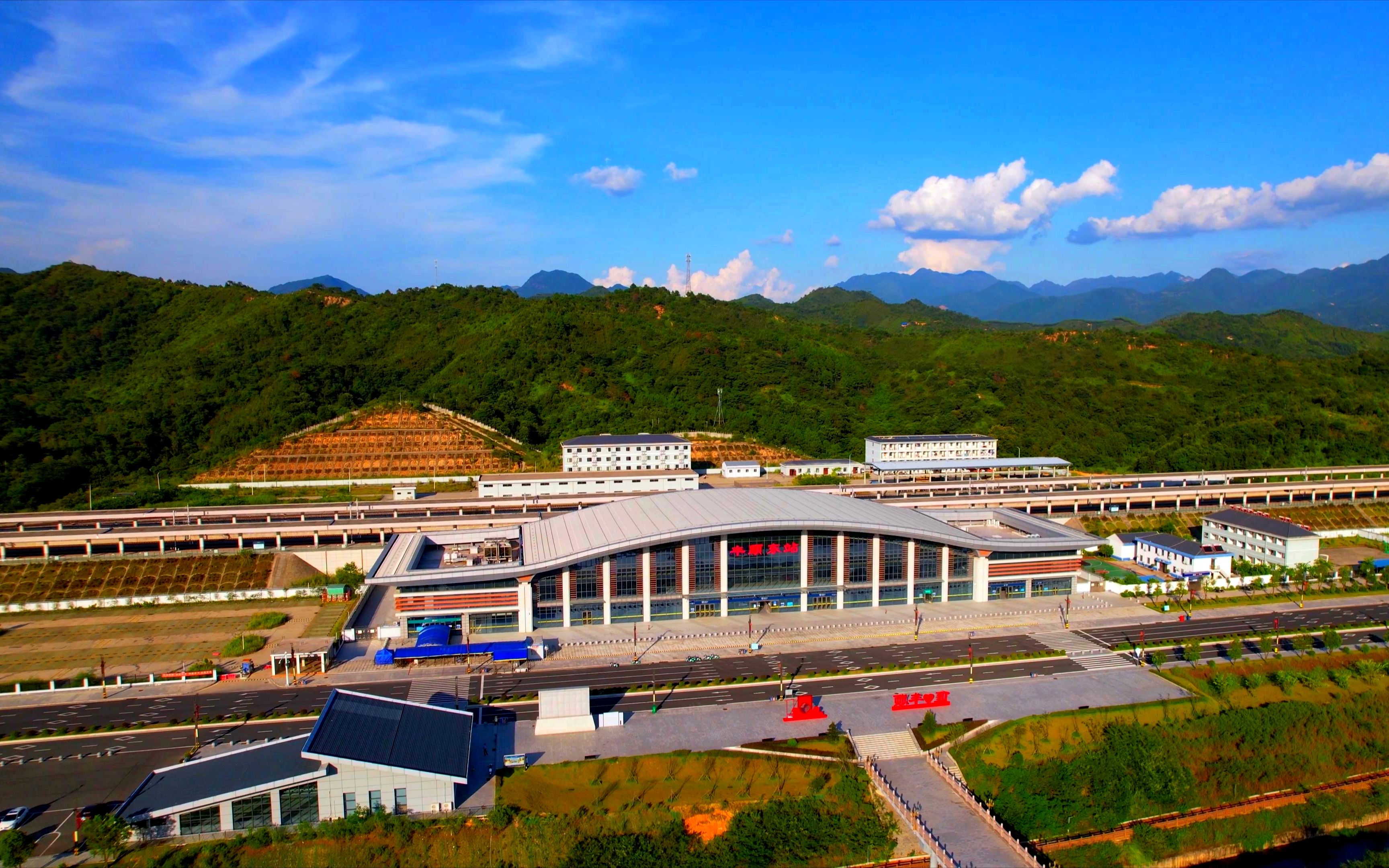 4k航拍 丰顺 · 东站_哔哩哔哩_bilibili