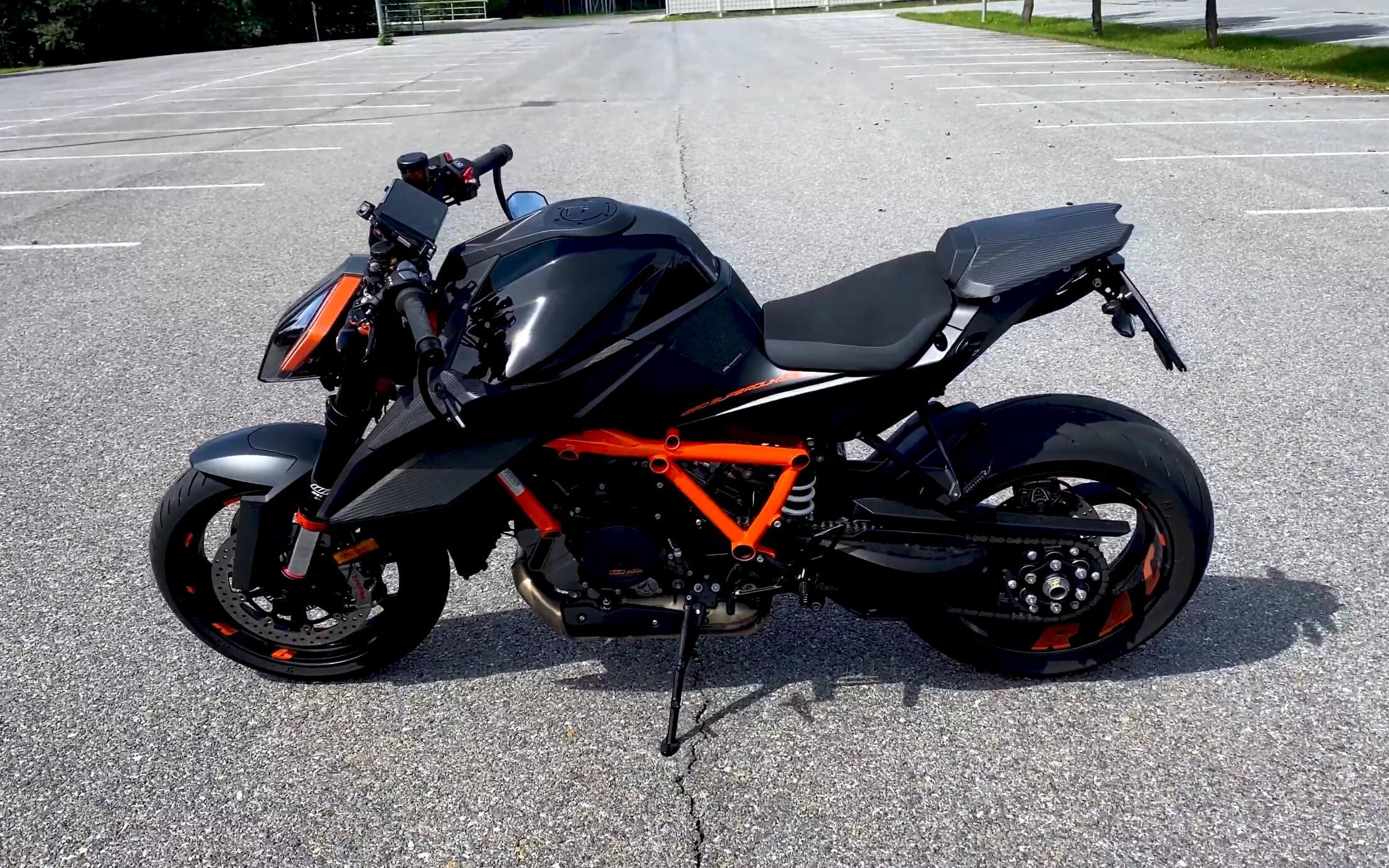 【4k】ktm 1290 superduke r 随便跑跑 - sc project排气_哔哩哔哩