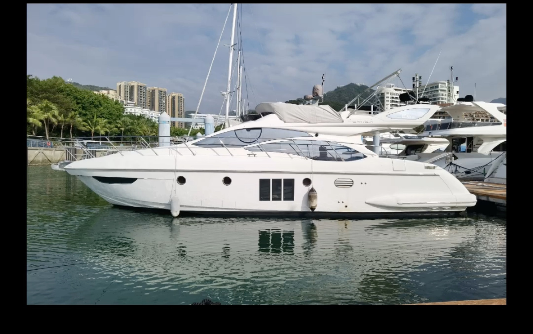 意大利azimut48呎飞桥豪华游艇出让