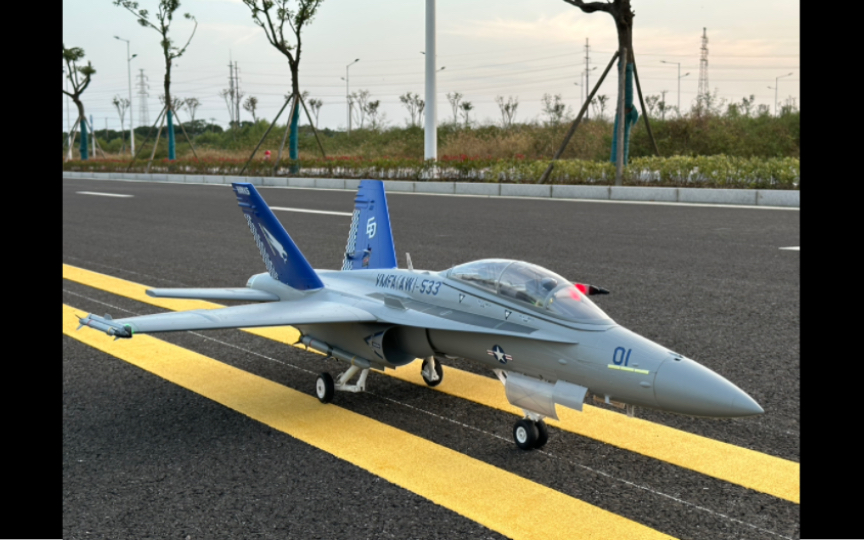 80mm涵道f/a-18大黃蜂戰鬥機首飛