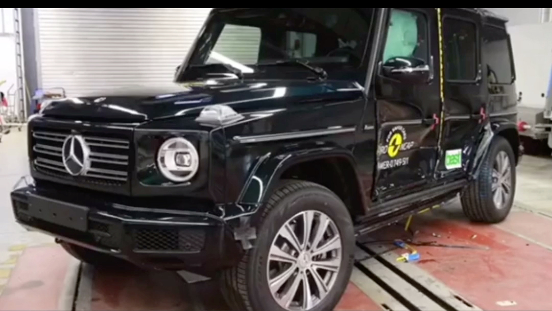 奔驰大g碰撞测试