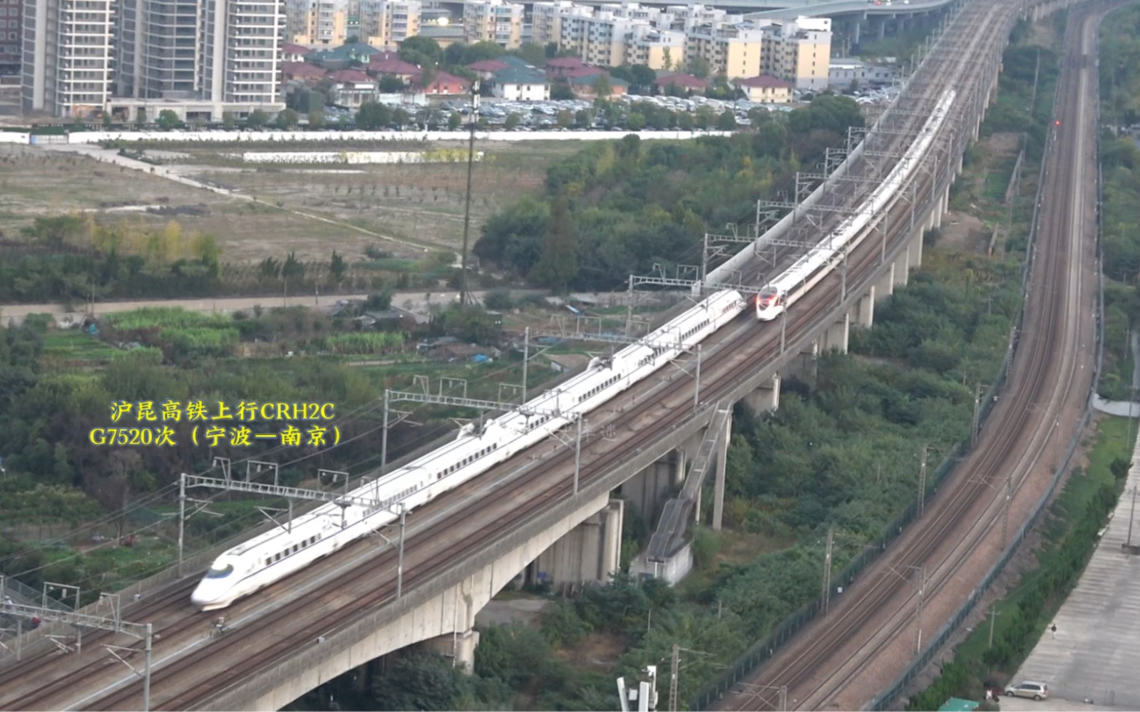 沪昆高铁这上行密度也是绝了!前车还能看到尾灯,后车就到了