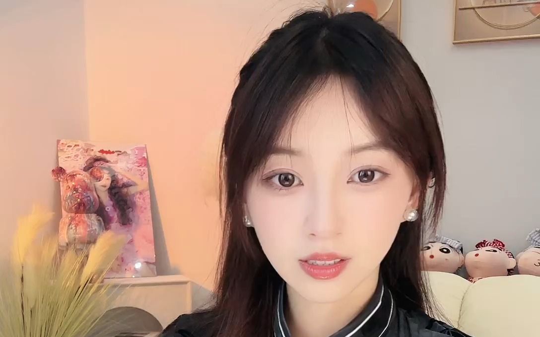 安徽合肥美女 蜡笔小新～ 11月1日直播 #性感美女 #唱歌聊天 #跳舞