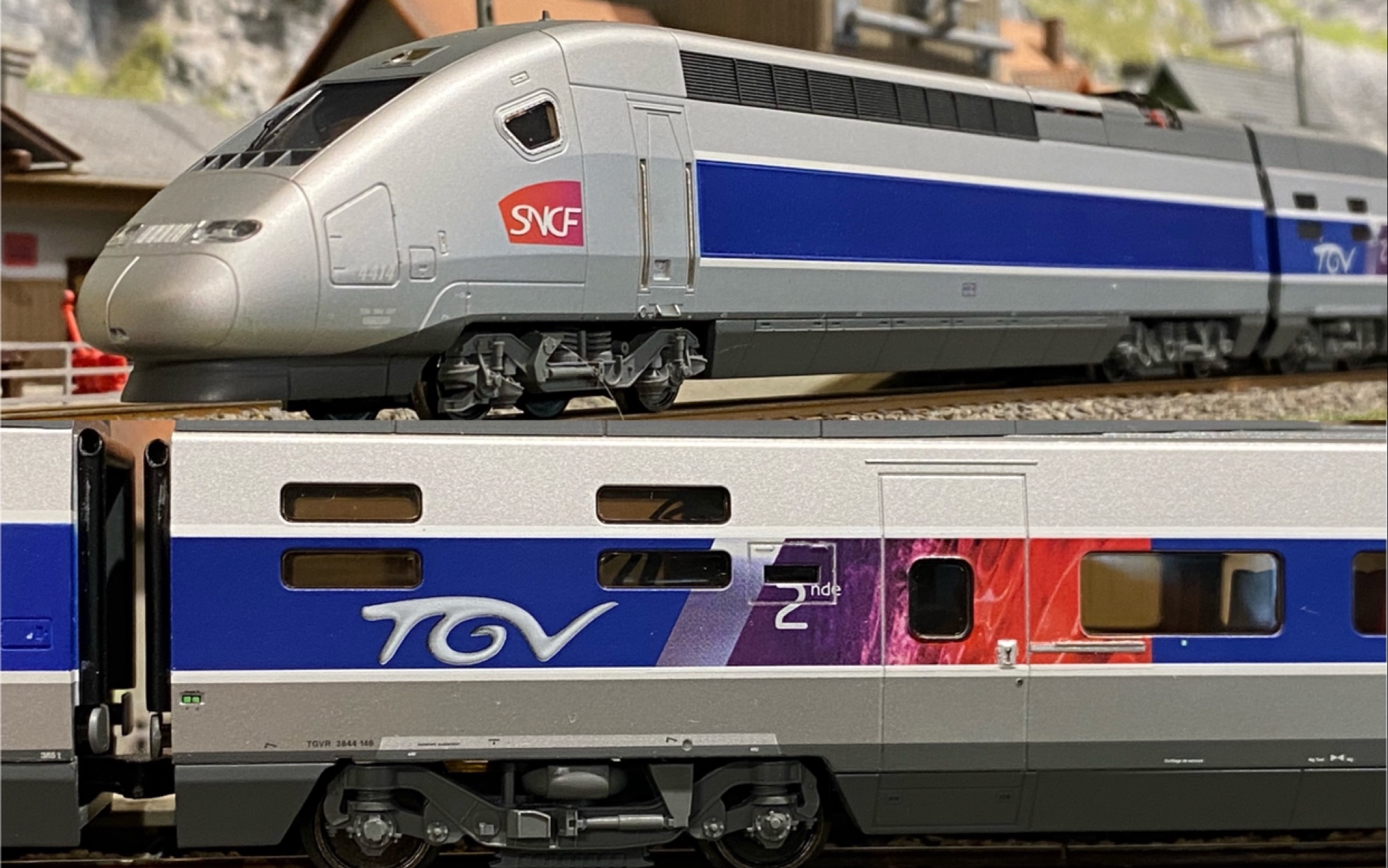 【火车模型】ho比例法国tgv高铁运转望德微城 远看像玩具 近看像吗?