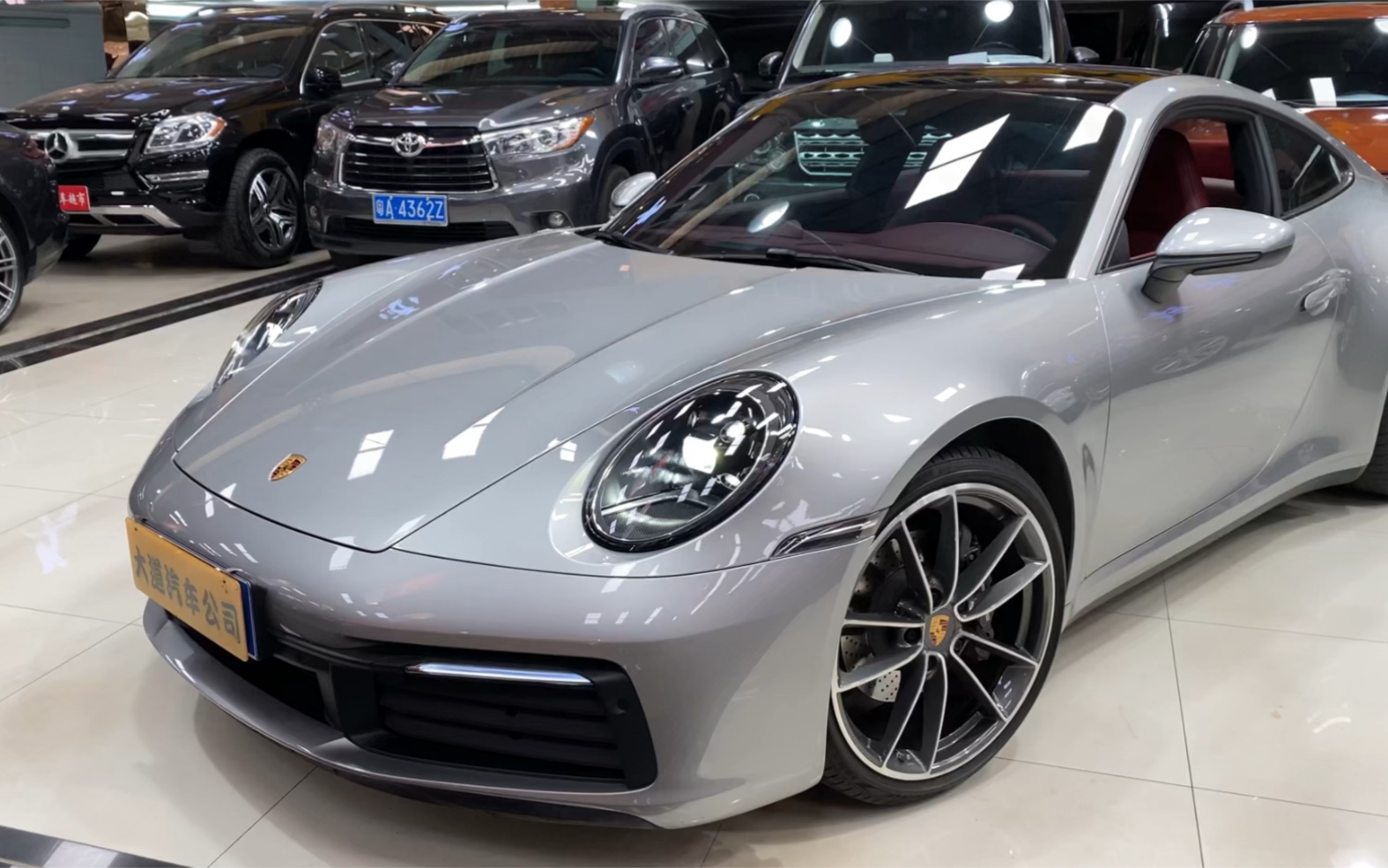 保时捷卡雷拉992 3.0t