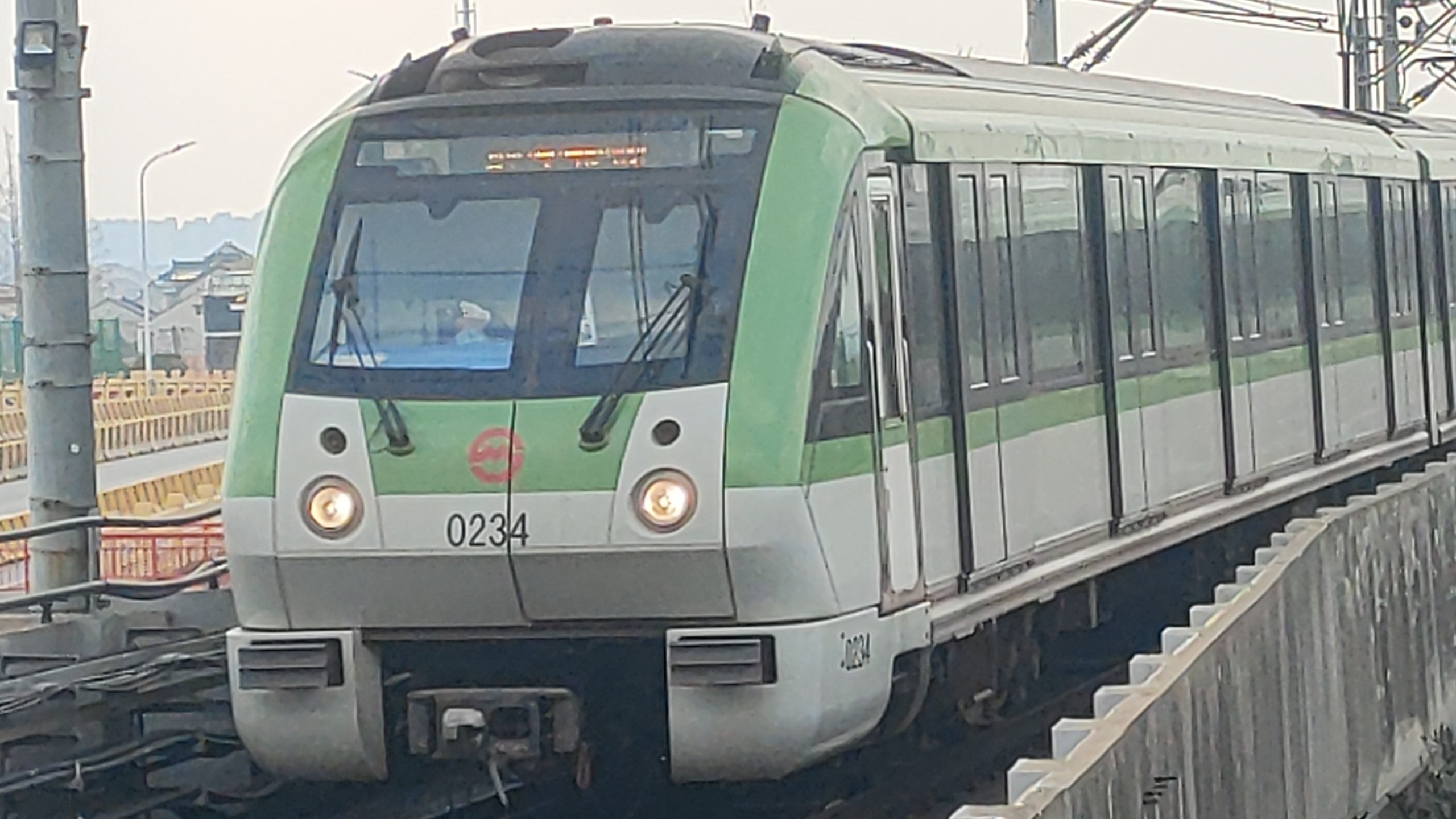 上海地铁2号线 信改青鱼02a02 0234 远东大道出站 开往国家会展中心