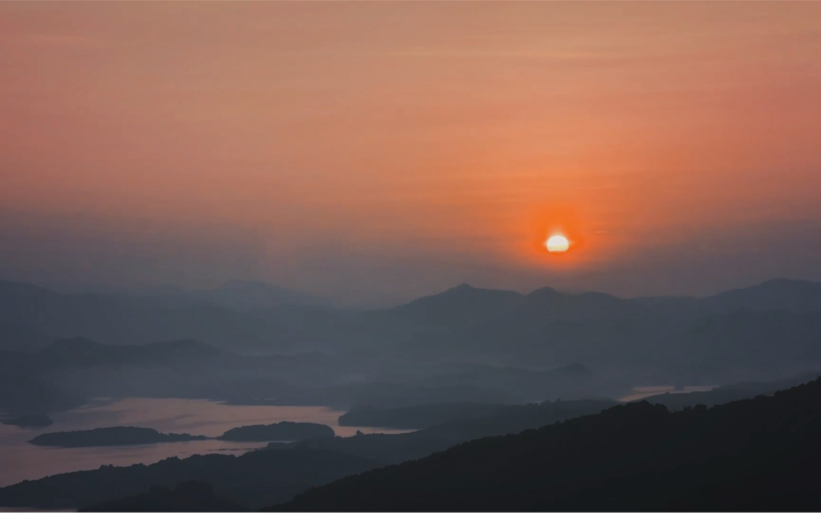 [图]百色澄碧湖雄风塔看日出，少年不逾期，浪漫不死。