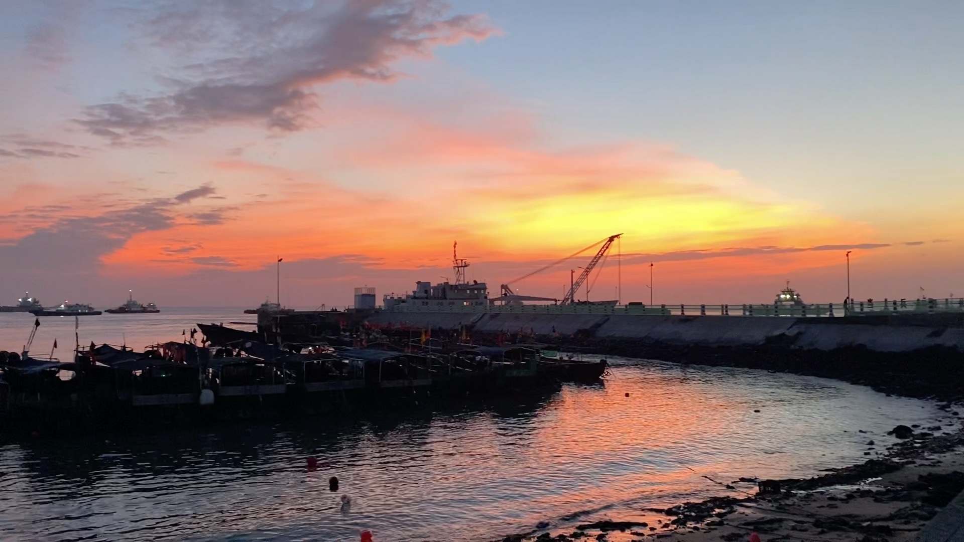 湛江硇洲岛海边度假看到了绝美夕阳|我在人间收集日落