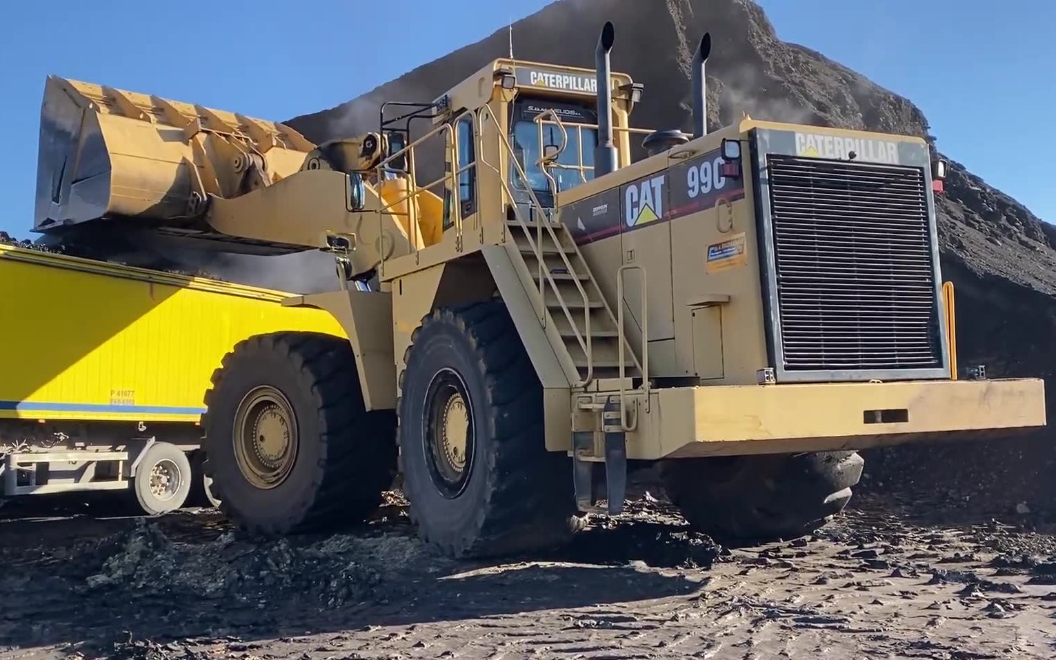 cat 990装载机装车