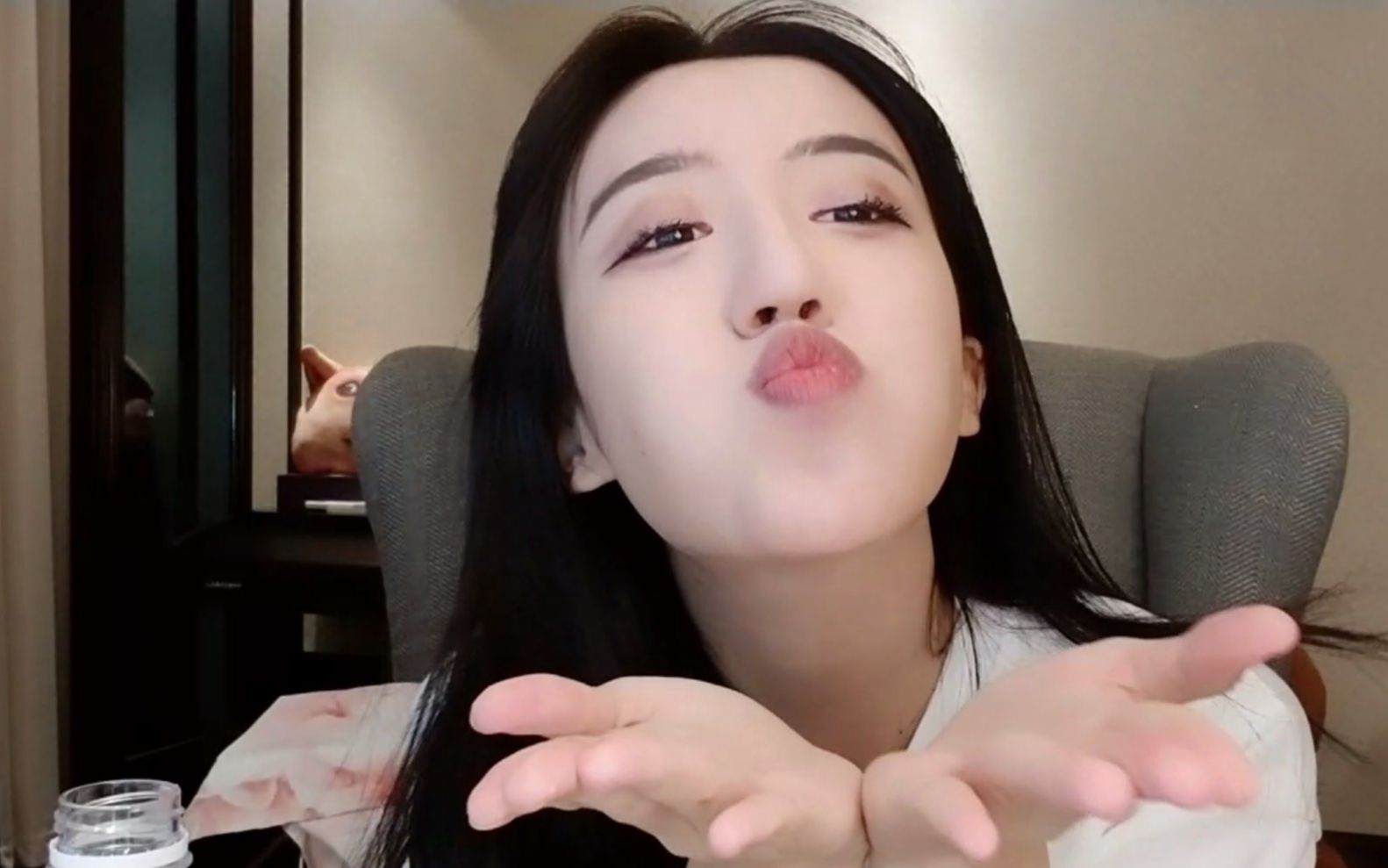 呆妹儿和智勋直播互怼,约德尔人内战?