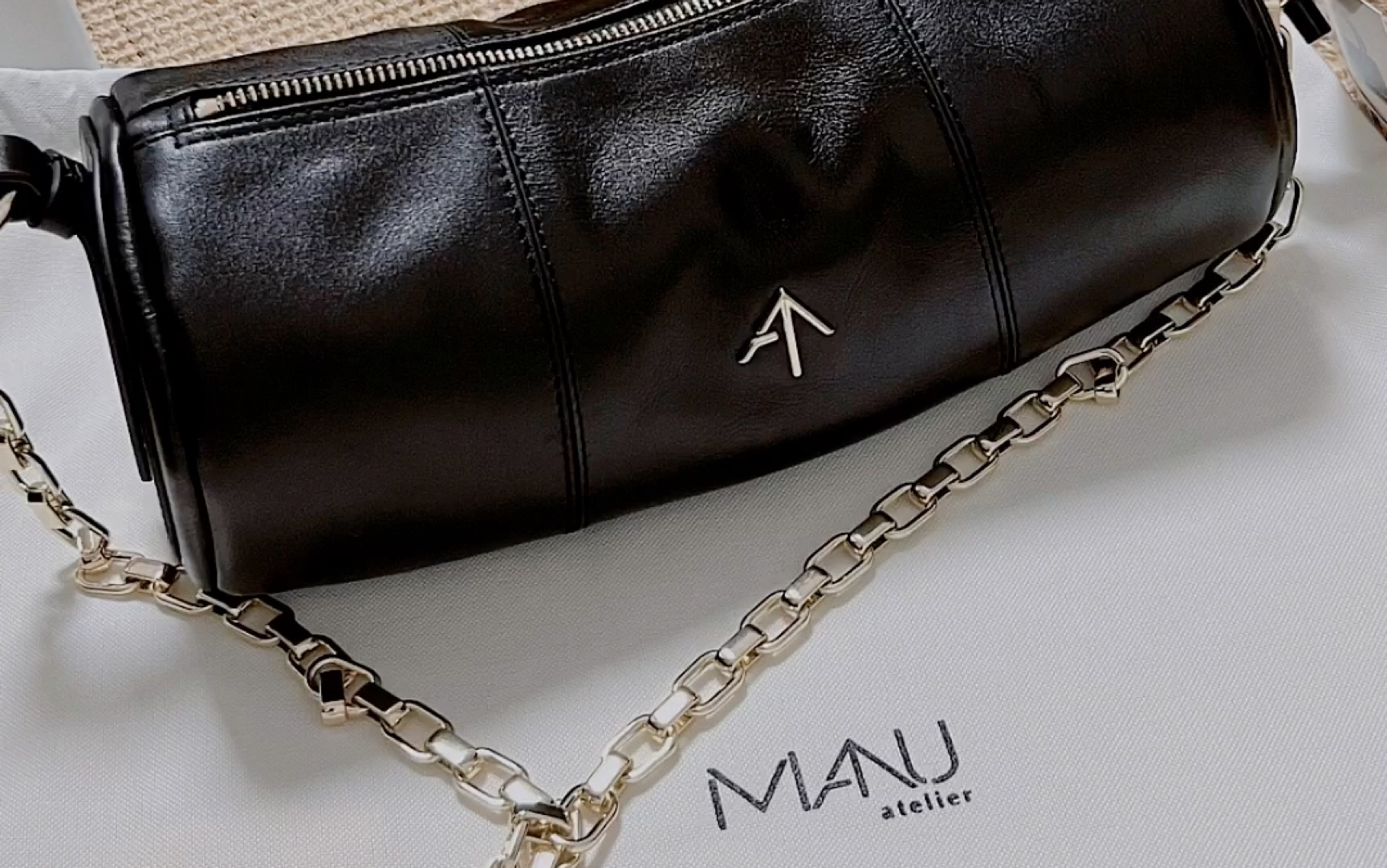 开箱开箱manu|新年就是要背新包