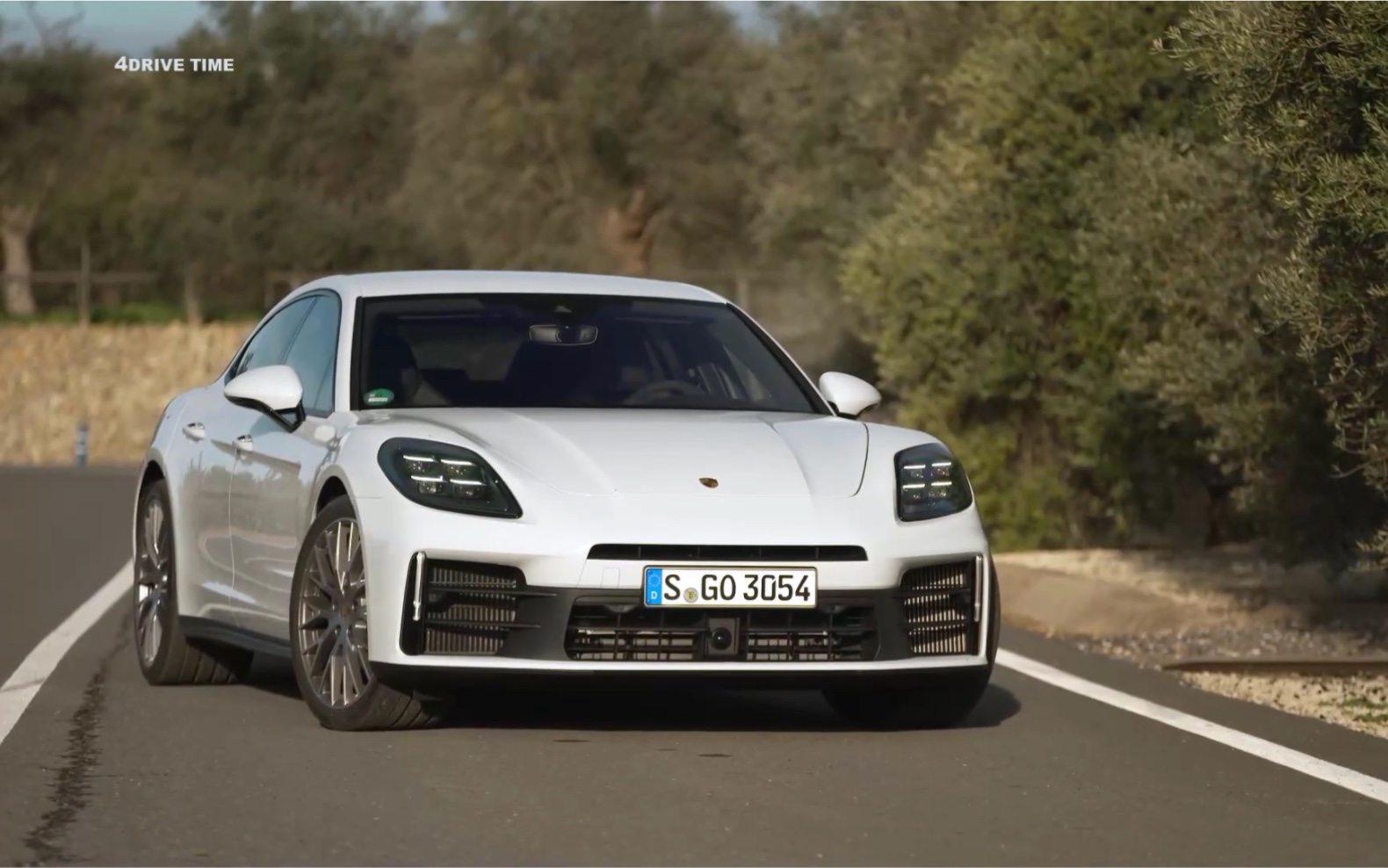 2024 保时捷 panamera 官方公路宣传片