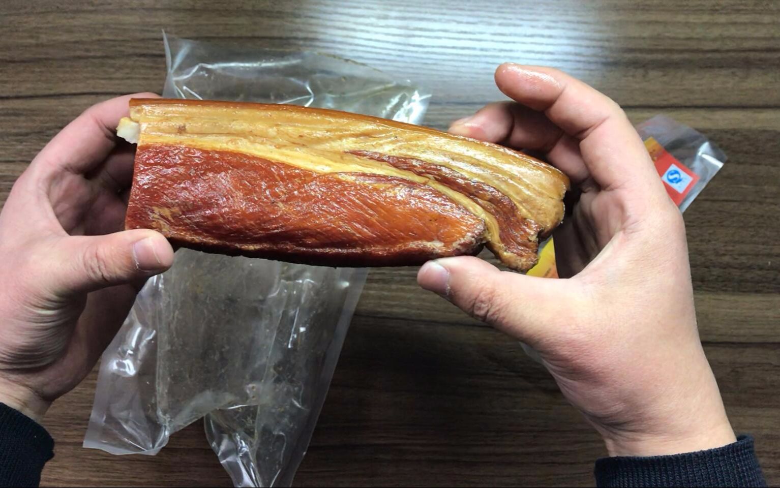 淘宝买了一块腊肉,打开后却不知道要怎么吃!