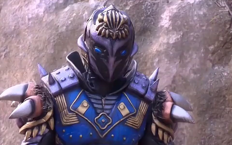 铠甲勇士拿出召唤器想变身,没想到变成欧克瑟了