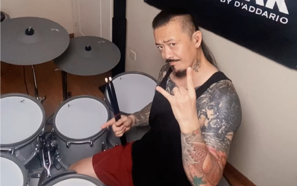 巜低下头是人间》超载乐队/鼓之原版#鼓手王澜