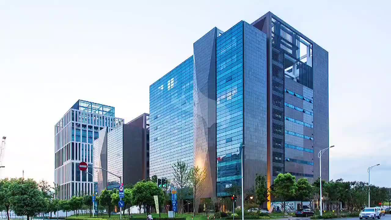 张江中区炬芯研发大楼b幢602室260平精装办公楼