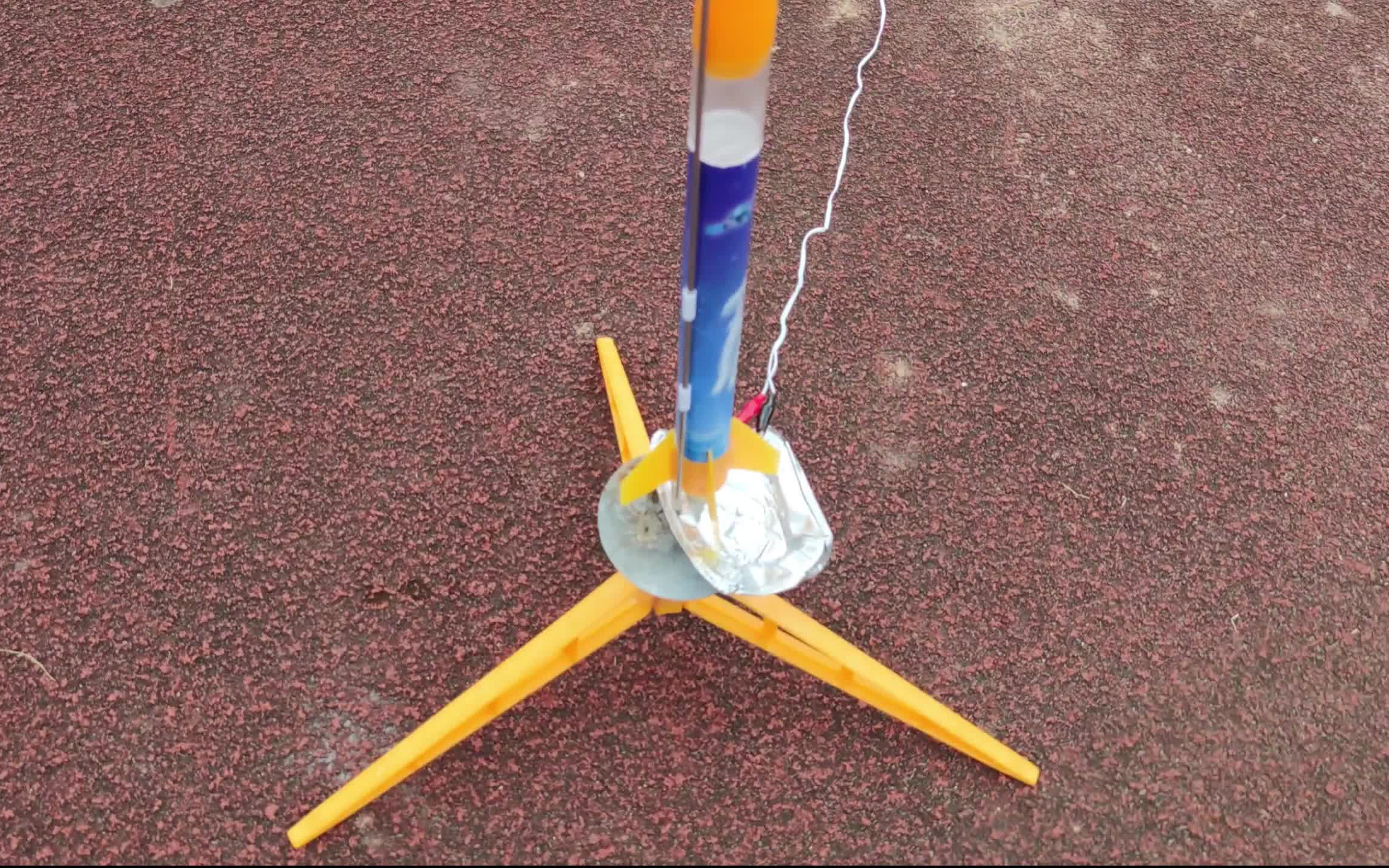 用c6-4模型火箭发动机发射小力士