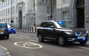 Скачать видео: 英国大都会警察无标识ARV出警经过军情五处总部